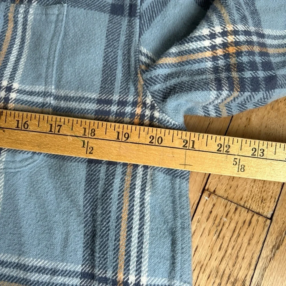 American Eagle Women’s Light Blue Plaid Relaxed Fit Button Up Shacket Medium - Picture 4 of 5